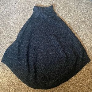 Roots Snowy Fox Poncho